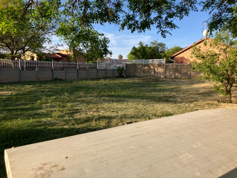 2 Bedroom Property for Sale in Uitsig Free State
